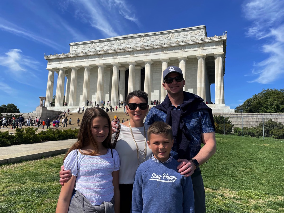 Simmons Family of Orange County, CA at Lincoln Memorial in April 2023